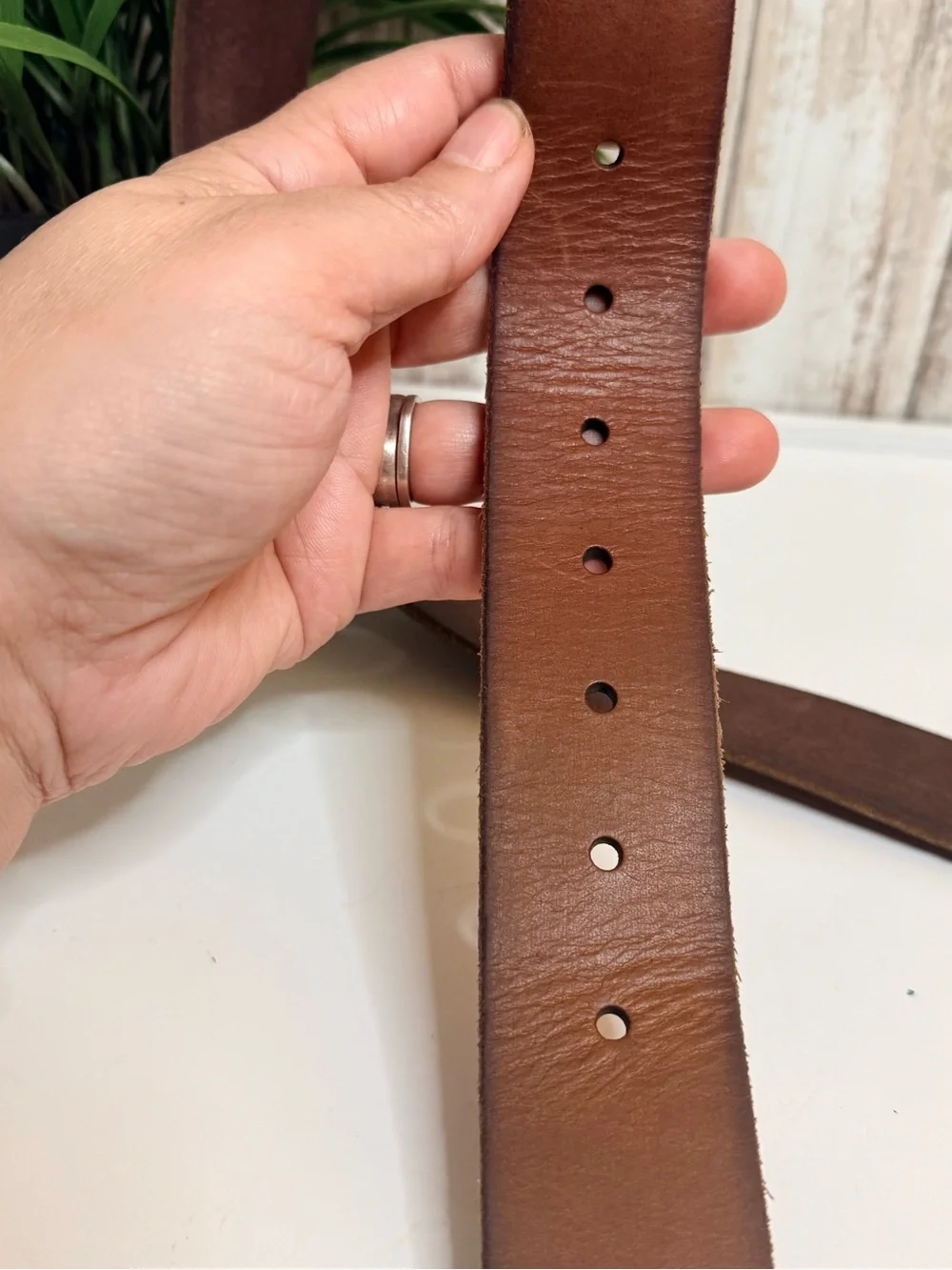 American Eagle Outfitters Brown Leather Men’s Belt with Metal Buckle